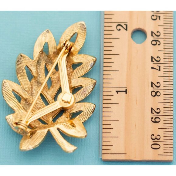 Vintage Gold Pine Tree Brooch E26 - Picture 2 of 2